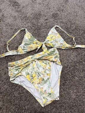 Floral One-Piece Swimwear in Yellow and Green